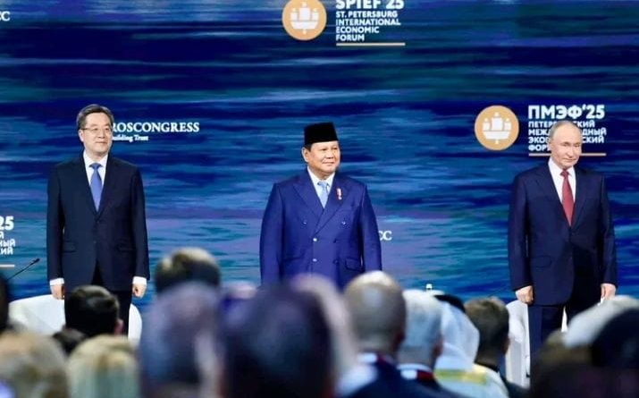 Presiden Prabowo Perkenalkan Danantara. Mendapat Applause Putin dan Peserta Forum SPIEF 2025 Rusia.